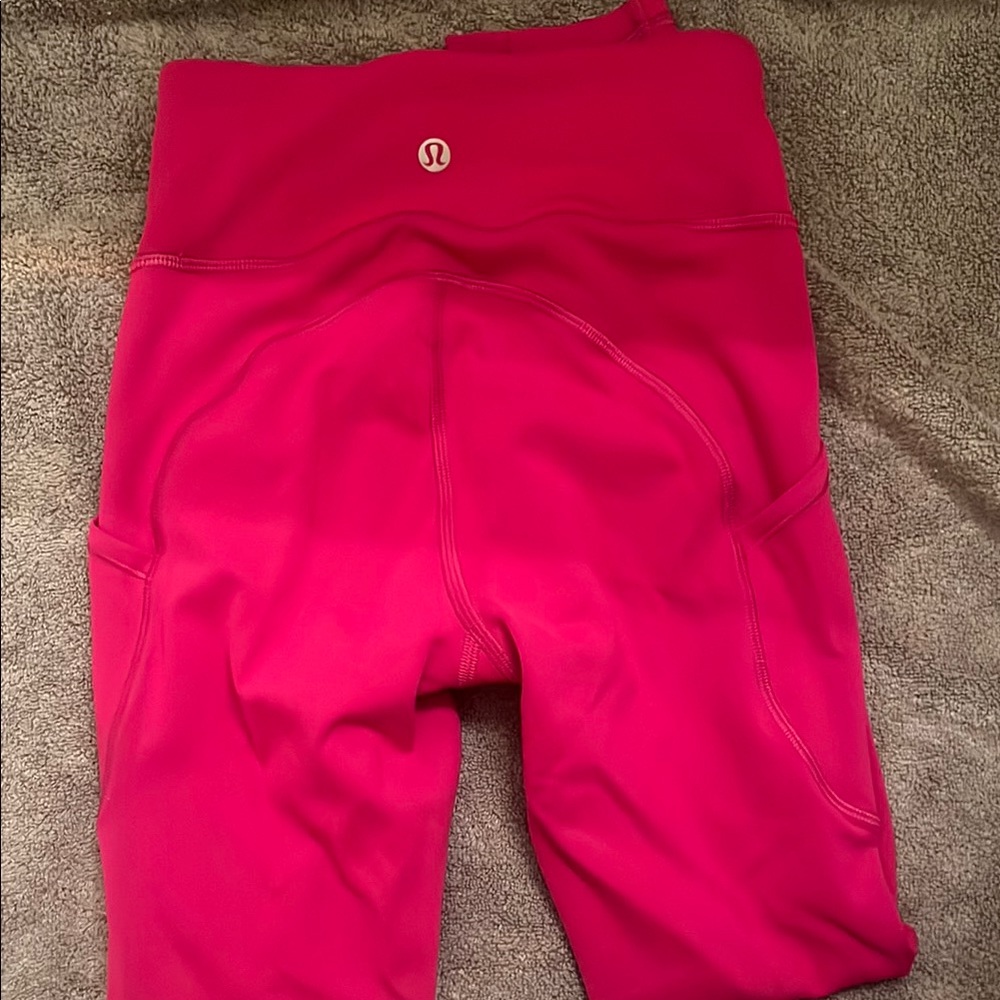 Lululemon Women's Pink Leggings with pockets
